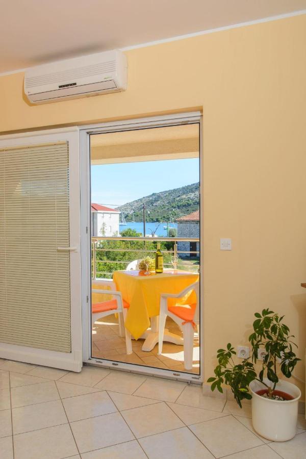 Apartments Anton Vinišće Exteriér fotografie